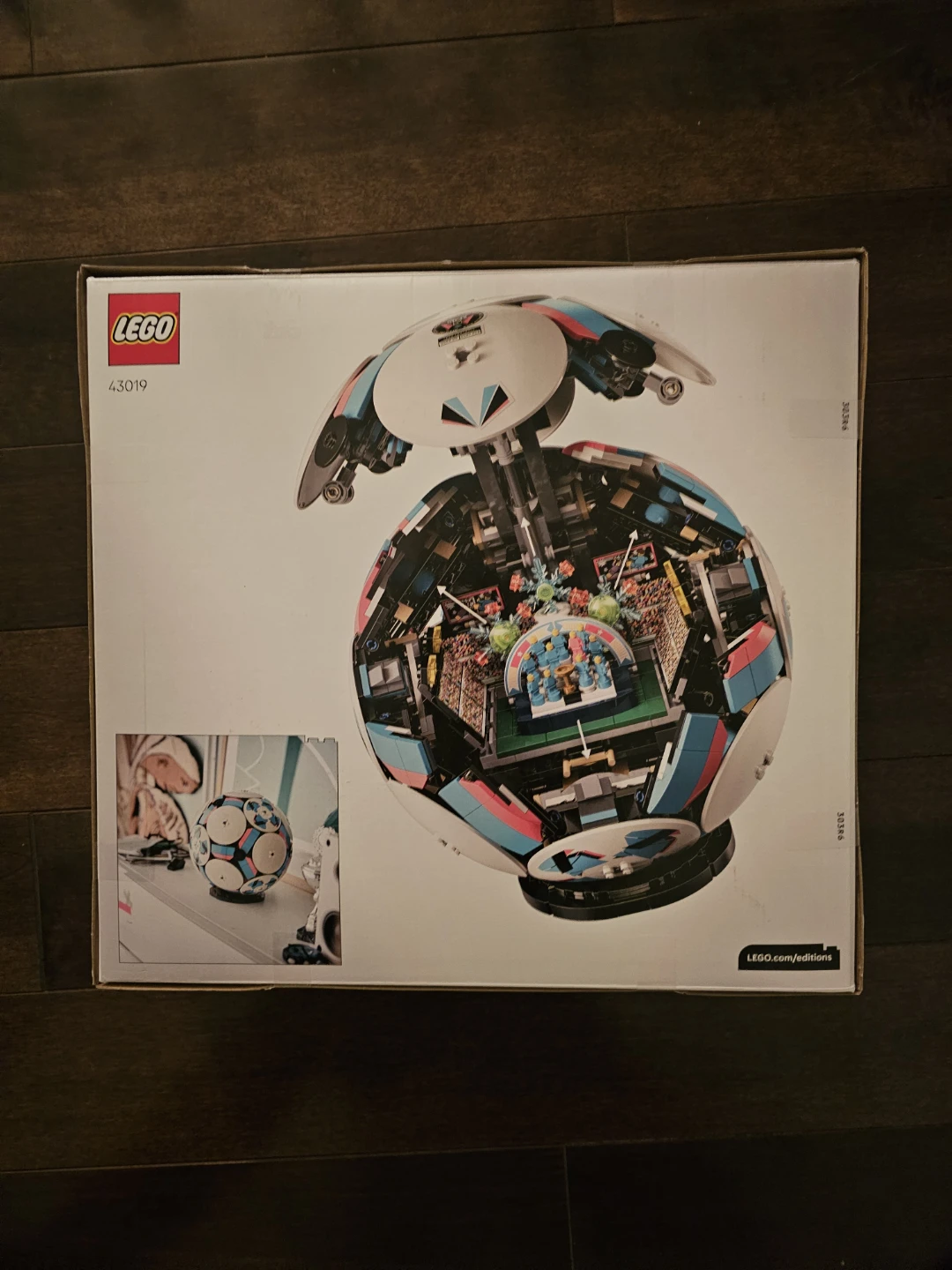 Brand new LEGO Editions 43019 Soccer Ball set - photo 2
