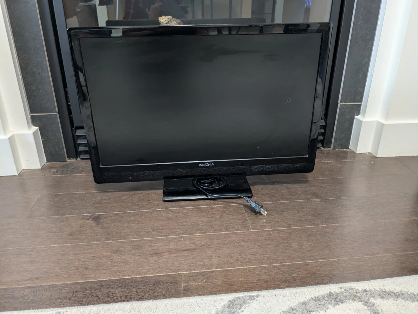 Insignia 24" HD TV
