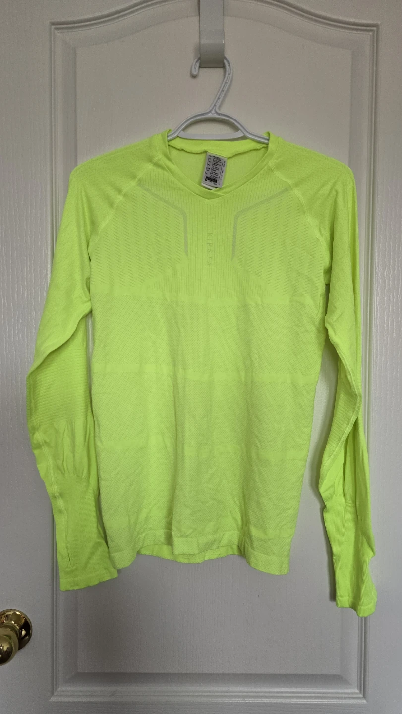 NEW Kipsta Long Sleeve Athletic Shirt Youth 14Y