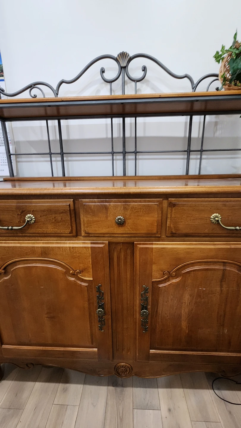 (Solid Wood)Ethan Allen Sideboard Buffet with Metal Detailing - photo 2