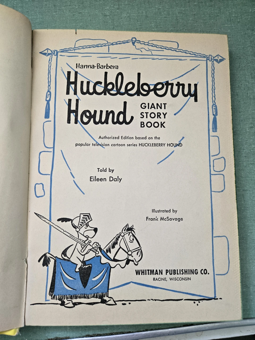 Vintage Huckleberry Hound Giant Story Book - photo 2