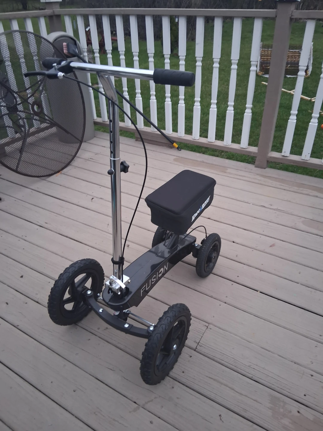 KneeRover Fusion Steerable Knee Scooter Walker