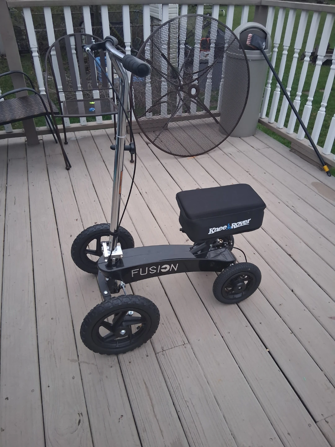KneeRover Fusion Steerable Knee Scooter Walker - photo 2