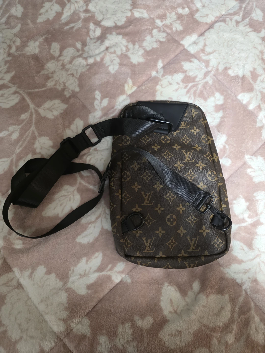 Louis Vuitton Monogram Sling Bag - photo 2
