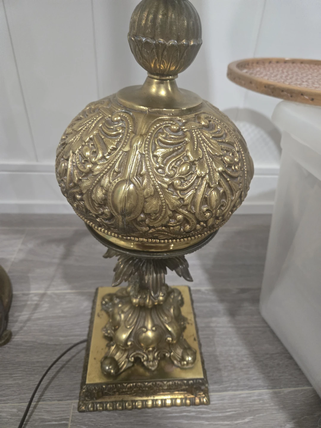 Vintage Ornate Brass Table Lamp with Cream Shade - photo 4