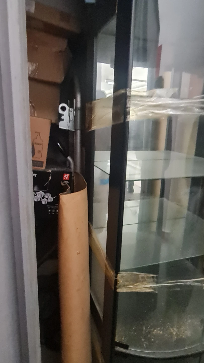 Curved Glass Display Cabinet - photo 3