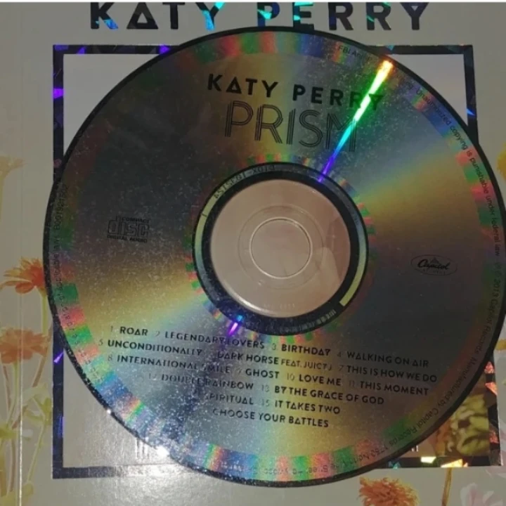 Katy Perry - Prism Limited Deluxe Edition Zinepak CD - photo 5