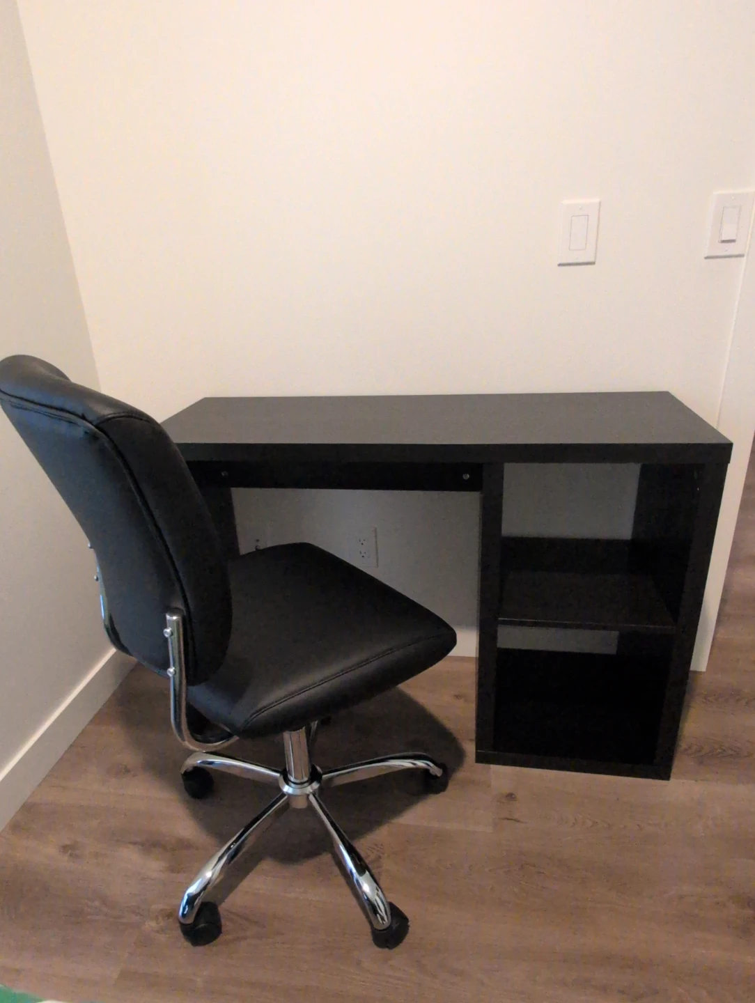 Staples Nadler Luxura Chair/IKEA KALLAX Desk