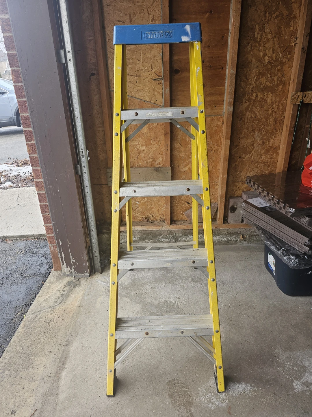 Contractor's Choice Yellow Step Ladder