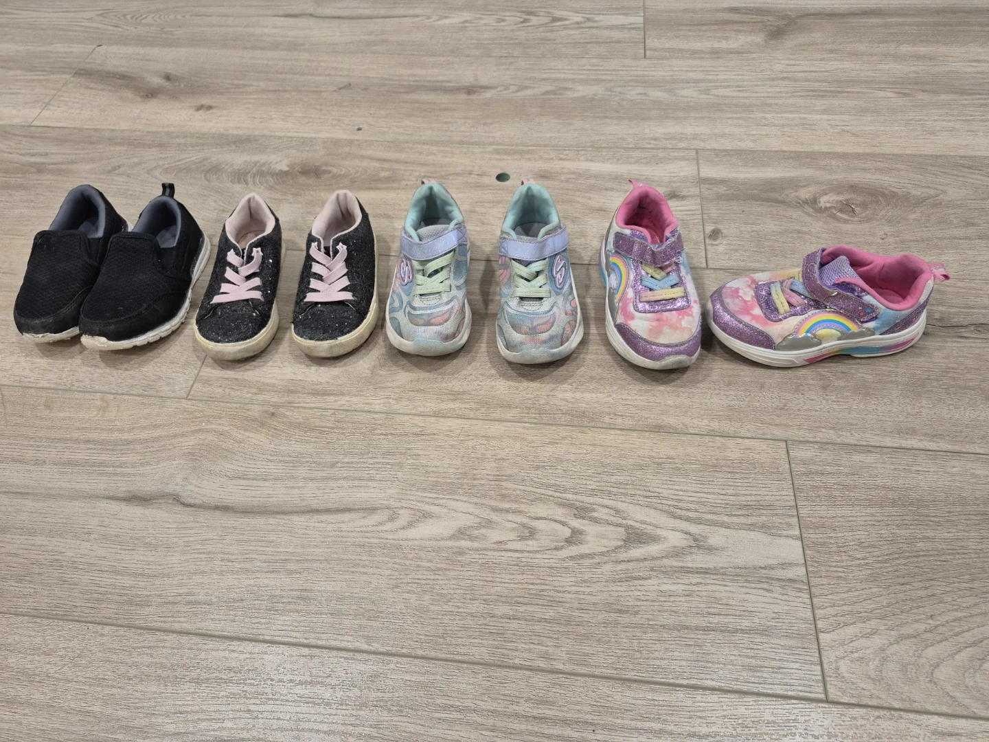 4x Size 9 Girls Shoes