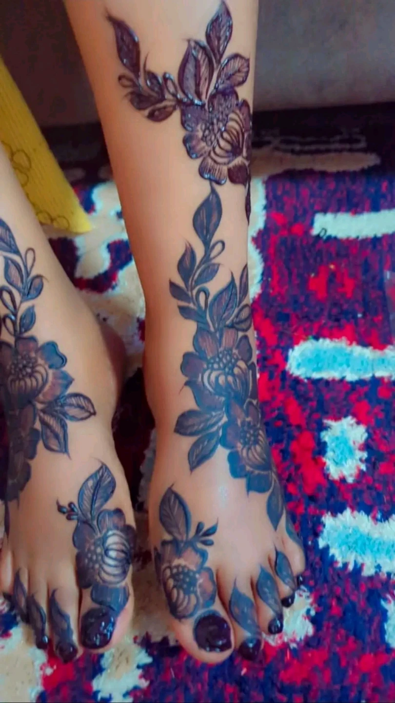 Henna Hand Tattoo Design - photo 5