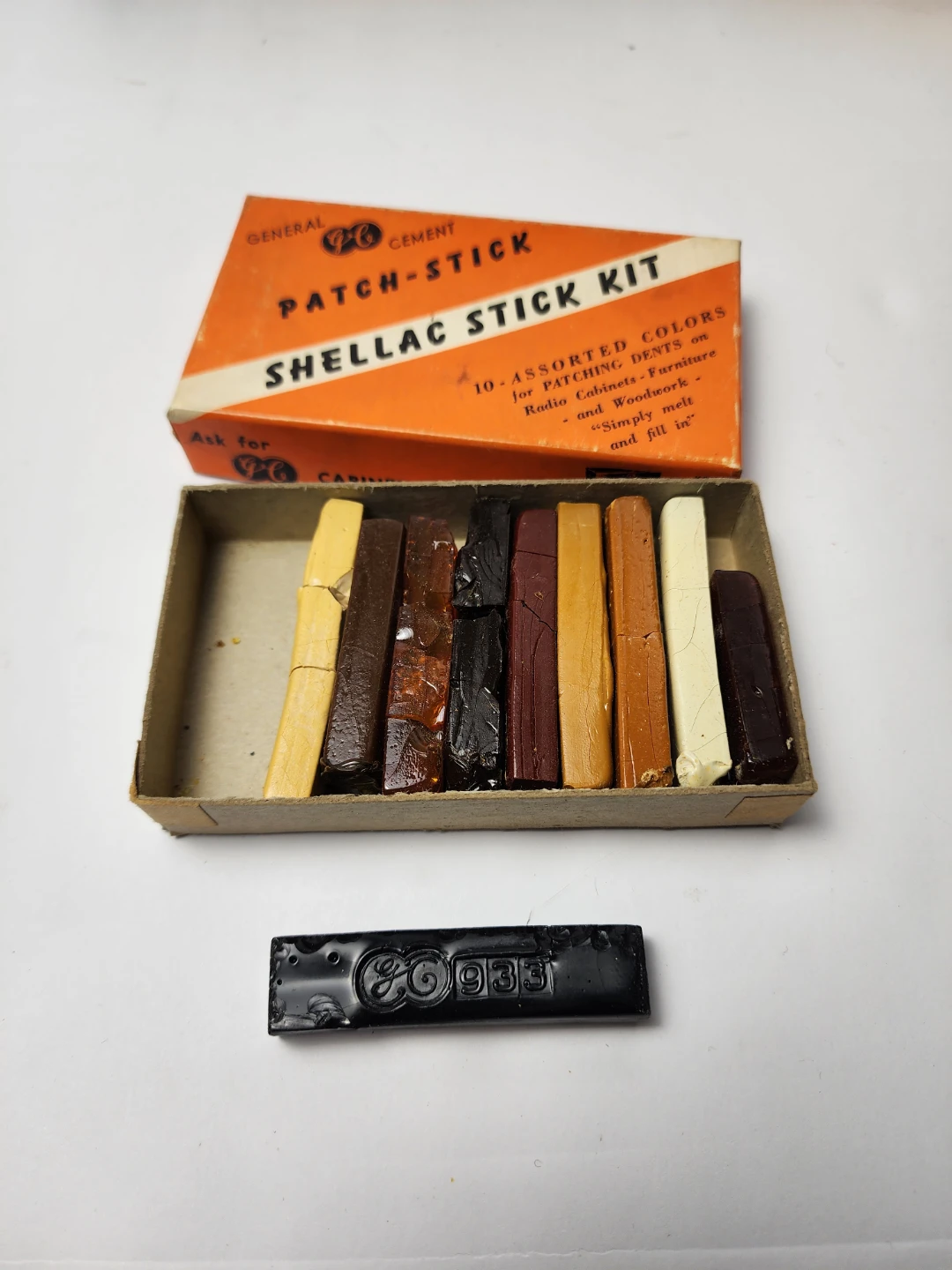 Museum-Quality 1941 General Cement No. 901 Deluxe Repair Kit - photo 3