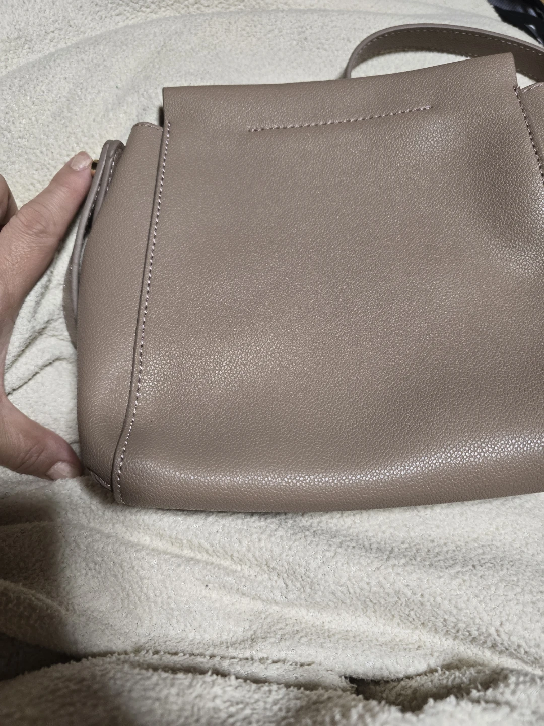 JAPAN Creme Taupe faux leather crossbody bag - photo 2