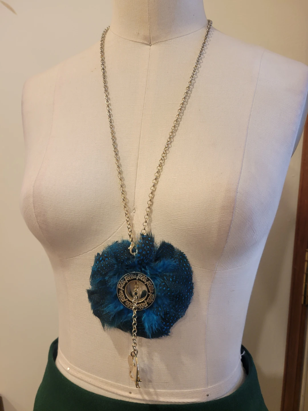 Follie Follie Blue Feather Pendant Necklace