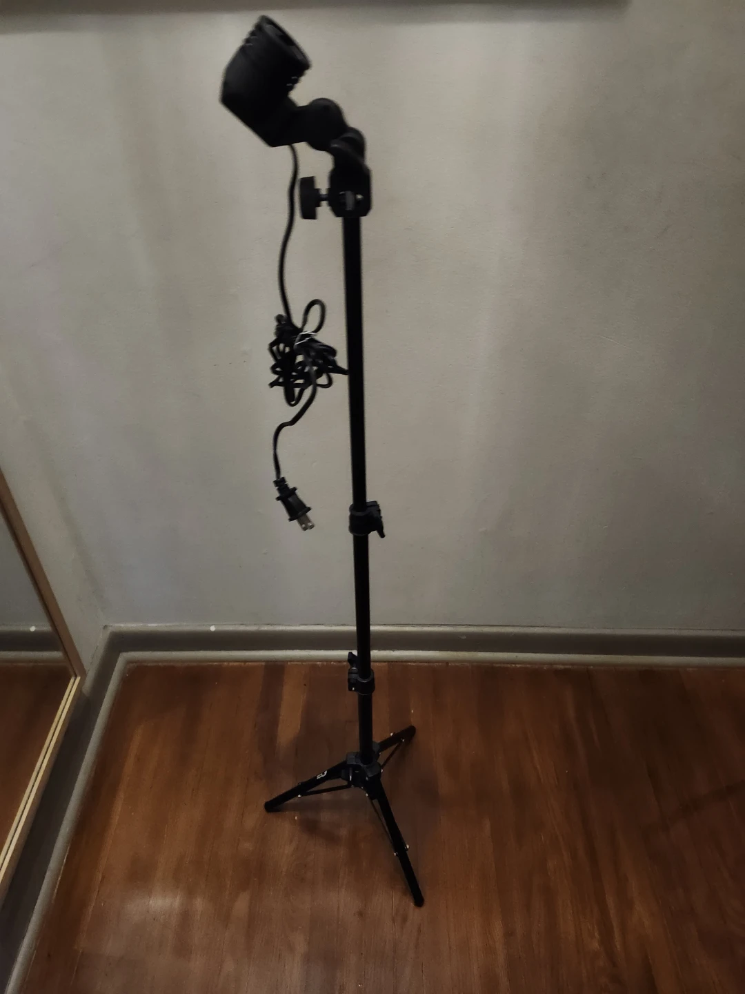 Black Photography 48" Lighting Stand with Adjustable Lamp holder