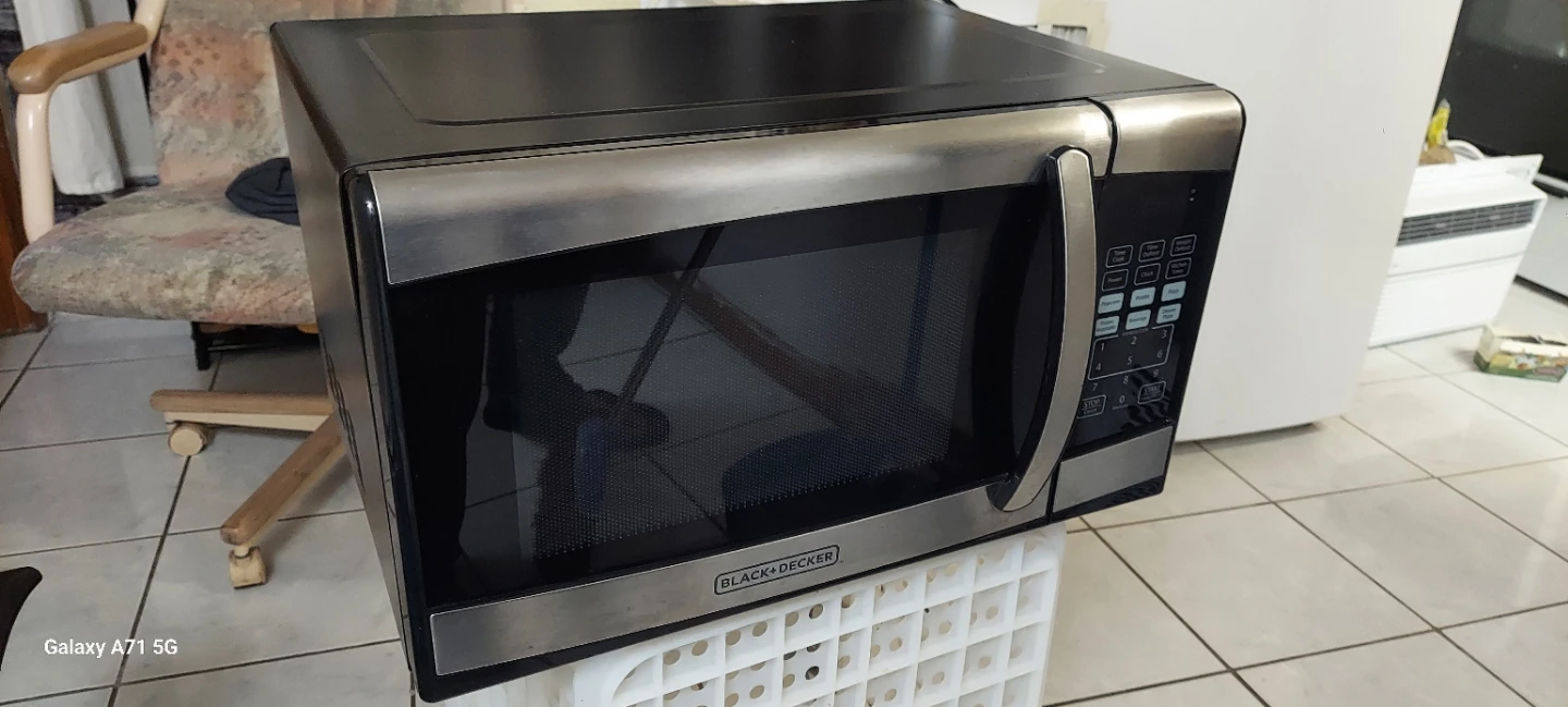 BLACK+DECKER Microwave