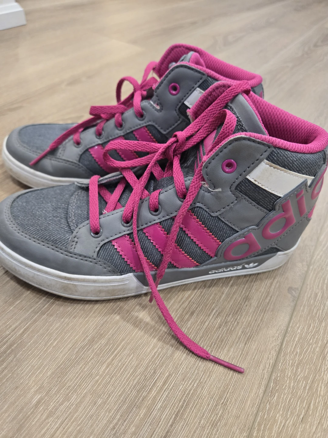 Adidas High-Top Sneakers - Youth Size 2