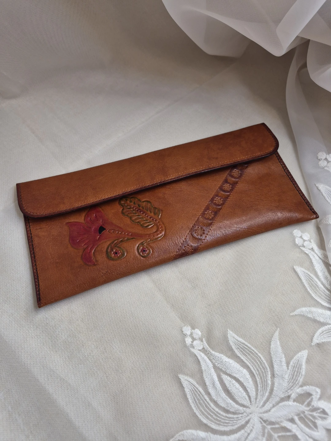 Beautiful Vintage Hand Crafted Leather 9 1/2" x 4 1/2" Wallet