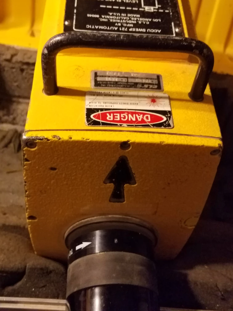 C.L.S. Industries Accu Sweep 721 Automatic Level - photo 4