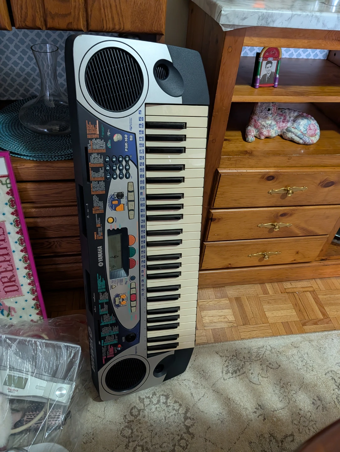 Yamaha PSR-160 Electronic Keyboard