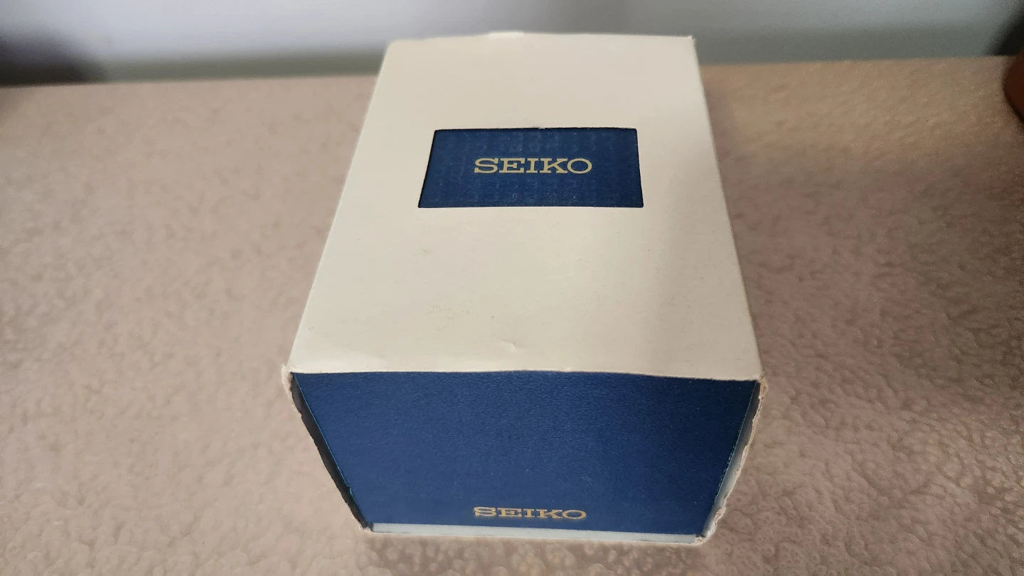 Seiko SNKK71 Men's Stainless Steel Bracelet Watch - photo 2