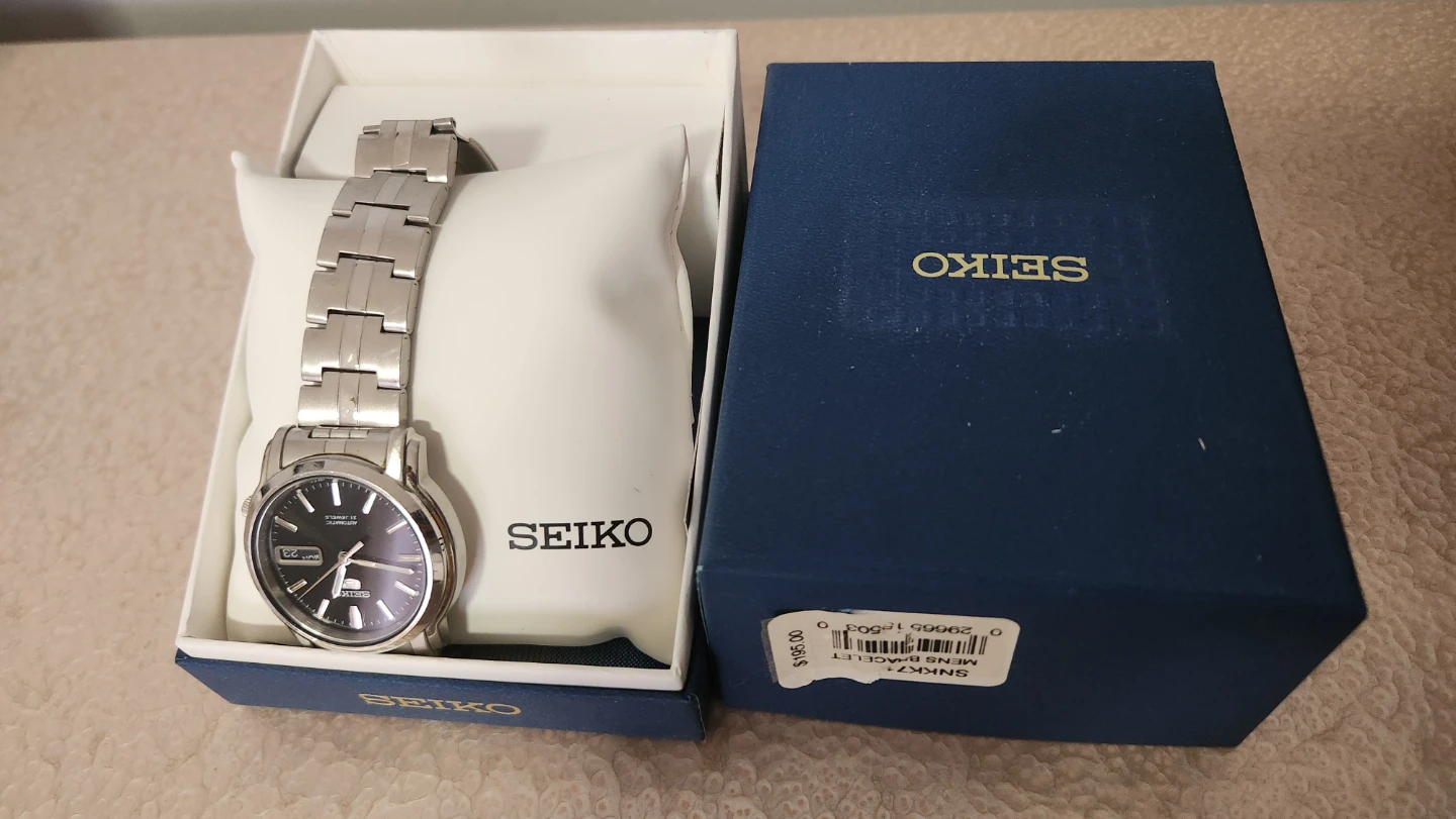 Seiko SNKK71 Men's Stainless Steel Bracelet Watch - photo 4