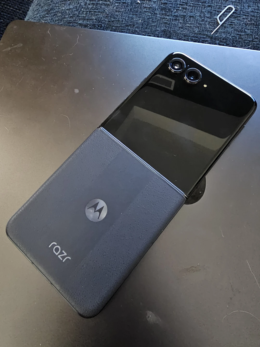 Motorola RAZR+ 2024 - photo 2