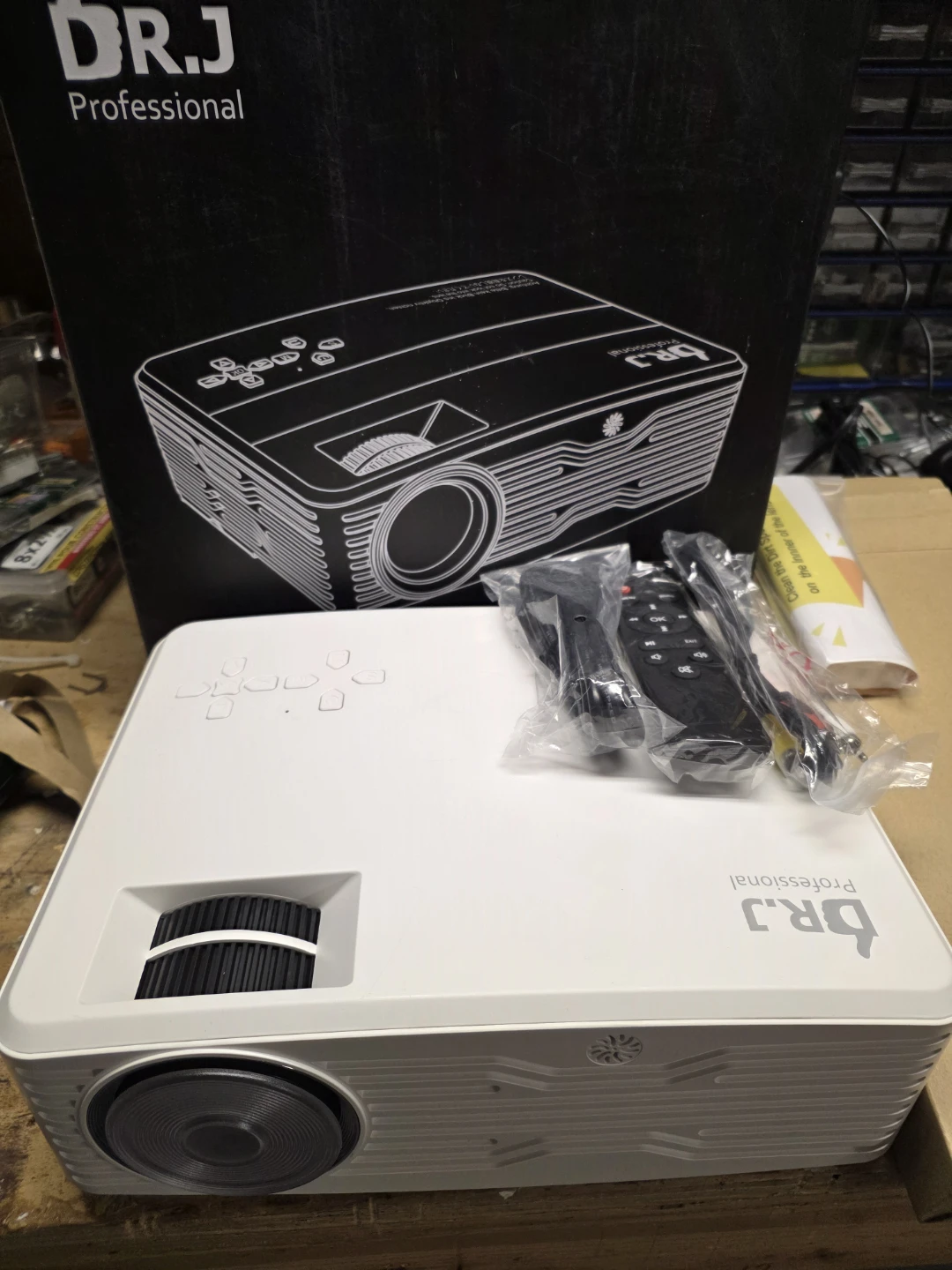 DR.J AK-40 WiFi Professional Outdoor Projector with Remote