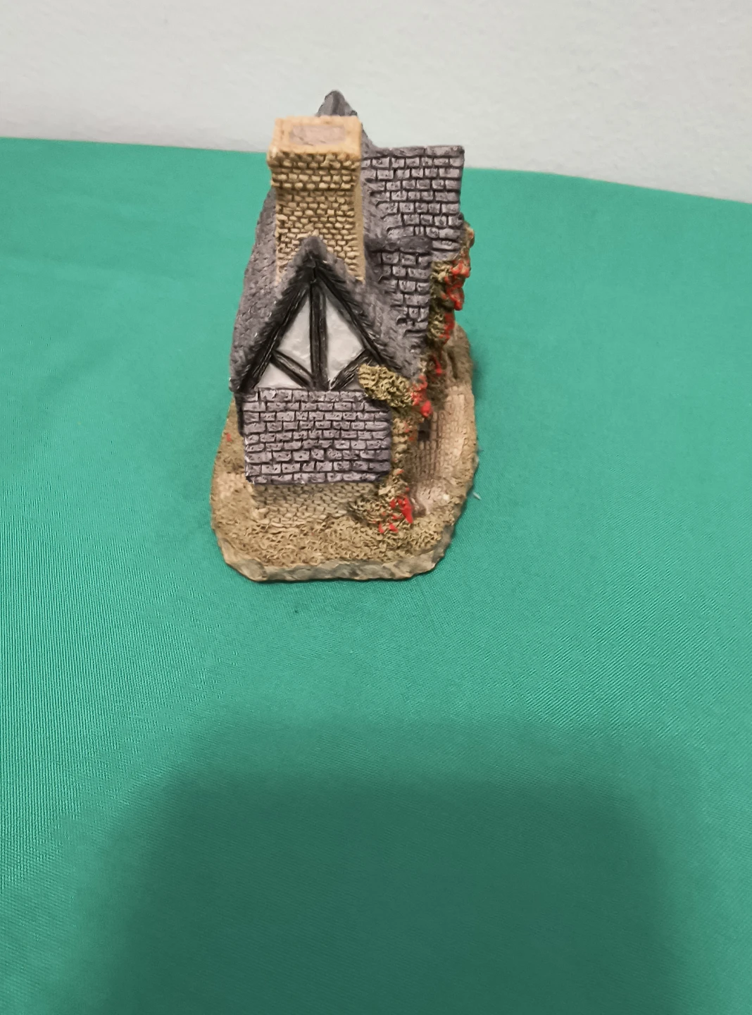 David Winter Hogs Head Beer House 1985 Miniature Figurine - photo 3