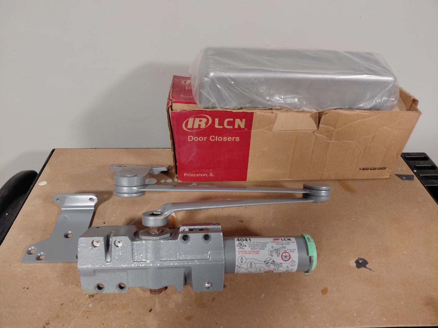 LCN 4041 Door Closer with ARM - photo 2