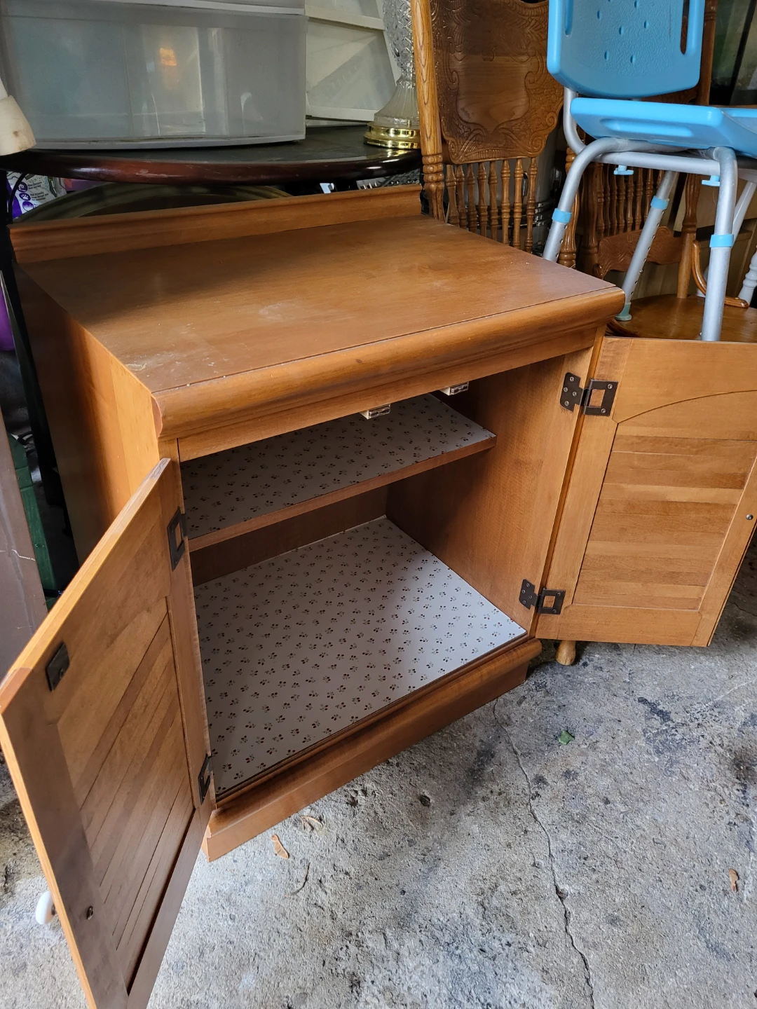 Wooden Cabinet with Double Doors 24" x 29" $29 CASH - photo 2