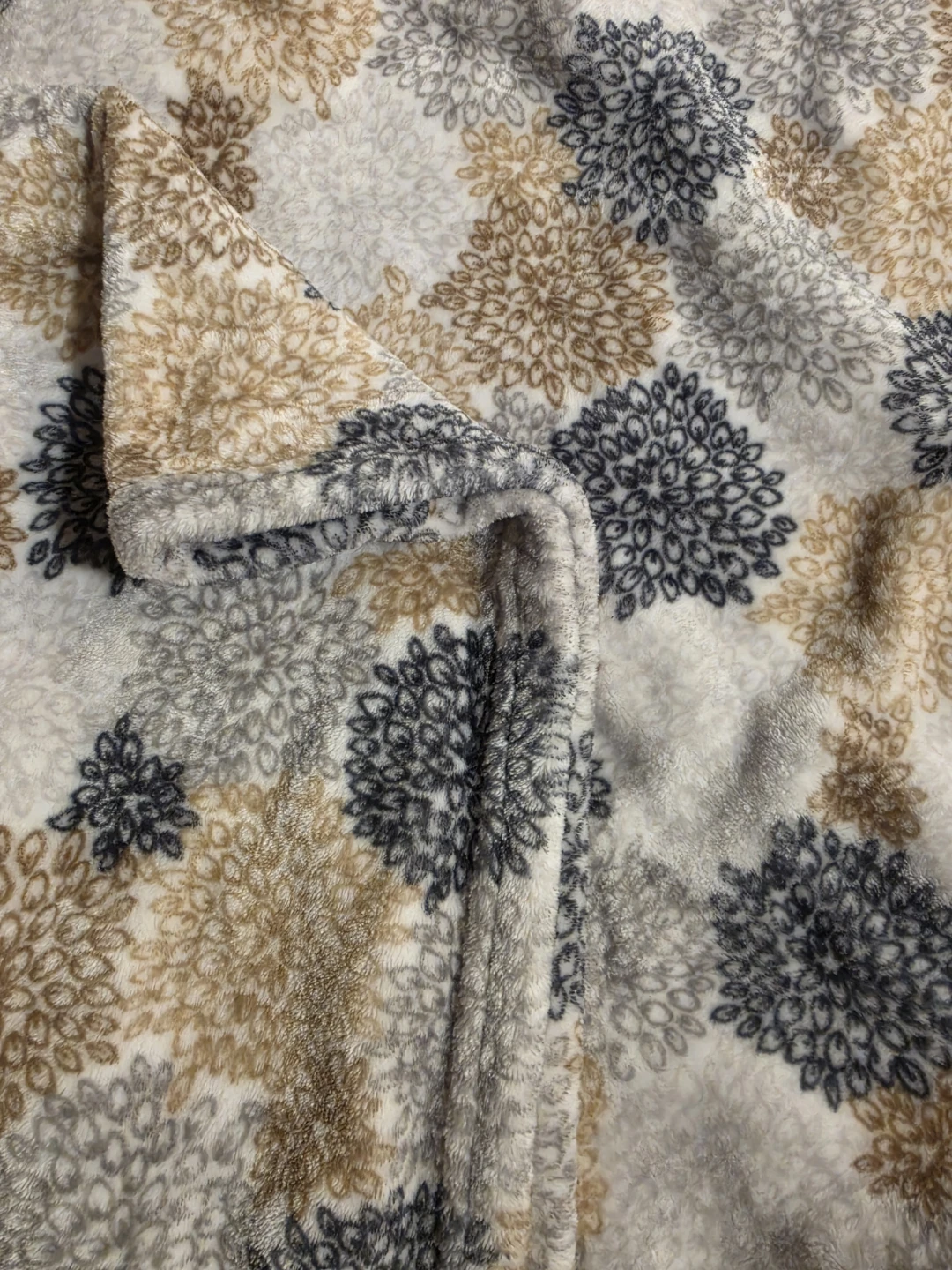 Fleece Throw Blanket - photo 5