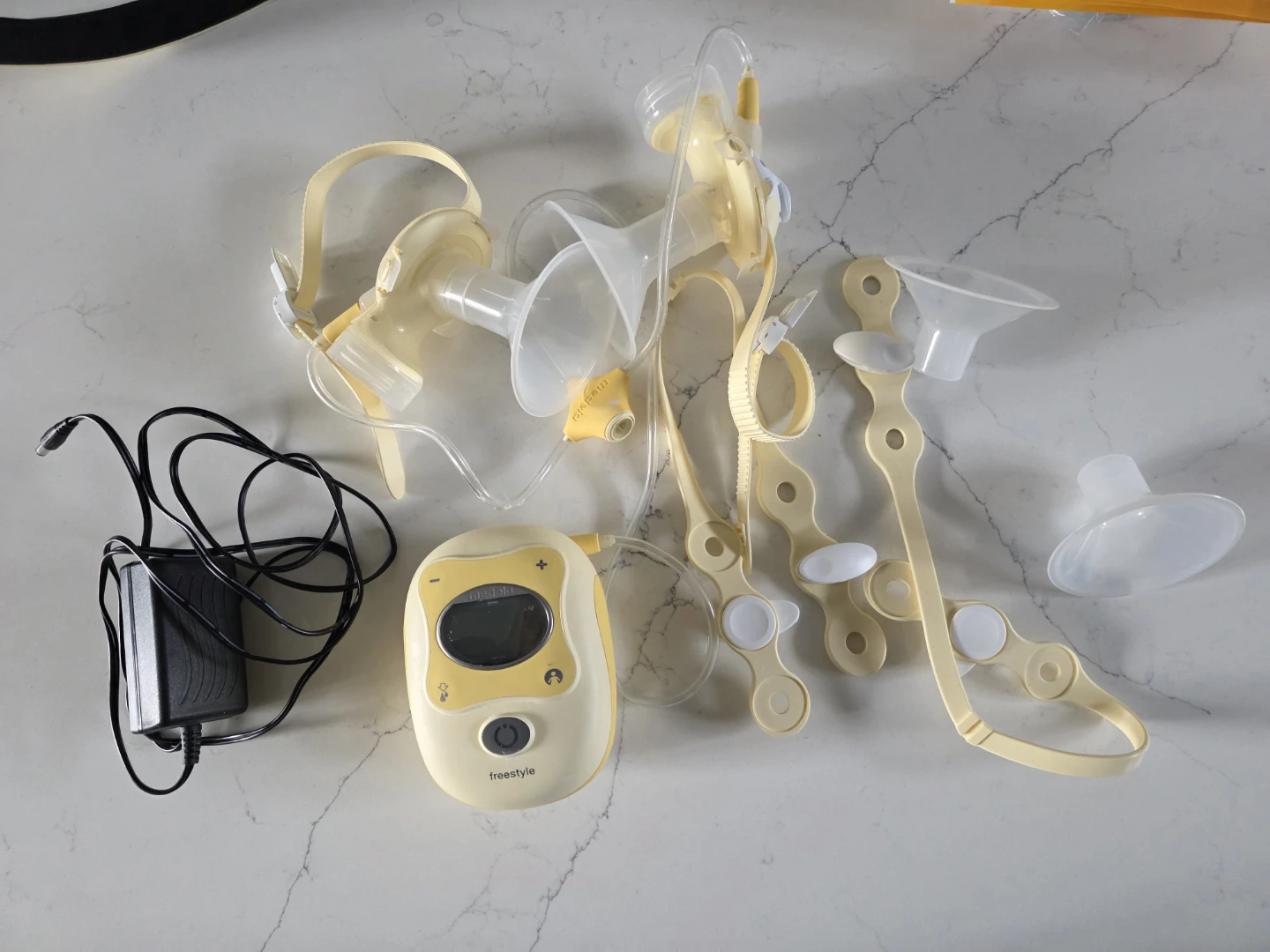 Medela Pump Accessories + Storage Bag (Bundle) - photo 2