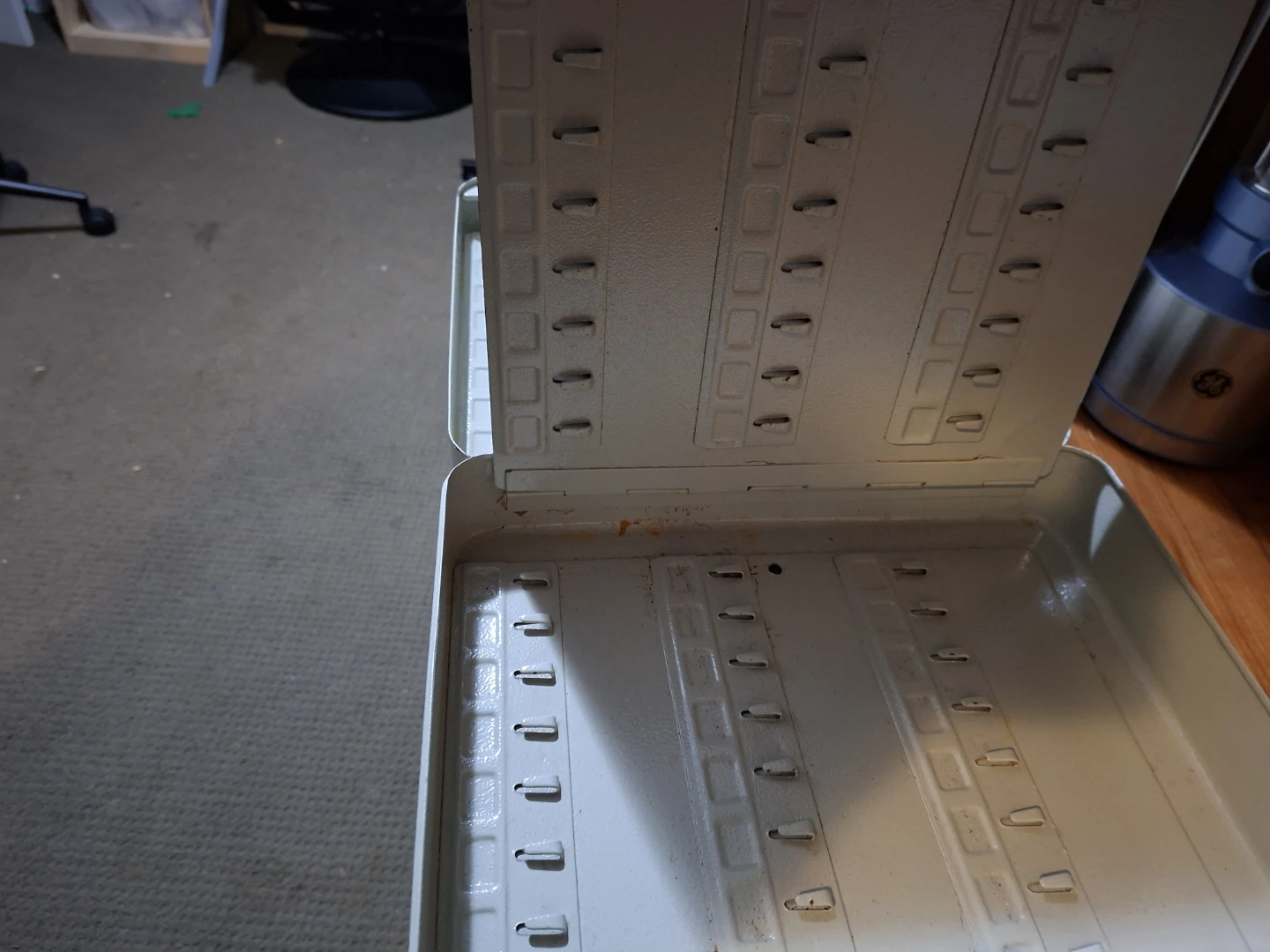 Heavy Metal Key Cabinet with Lock - photo 3