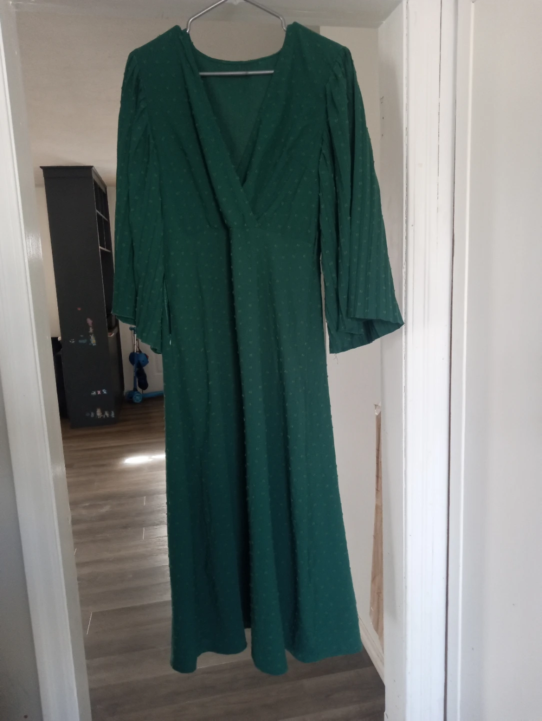 Green Textured Midi Dress with Flared Sleeves - photo 2