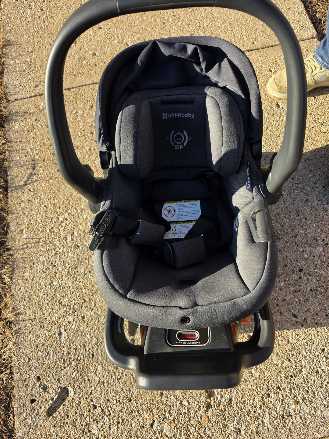 UPPAbaby MESA Infant Car Seat and base