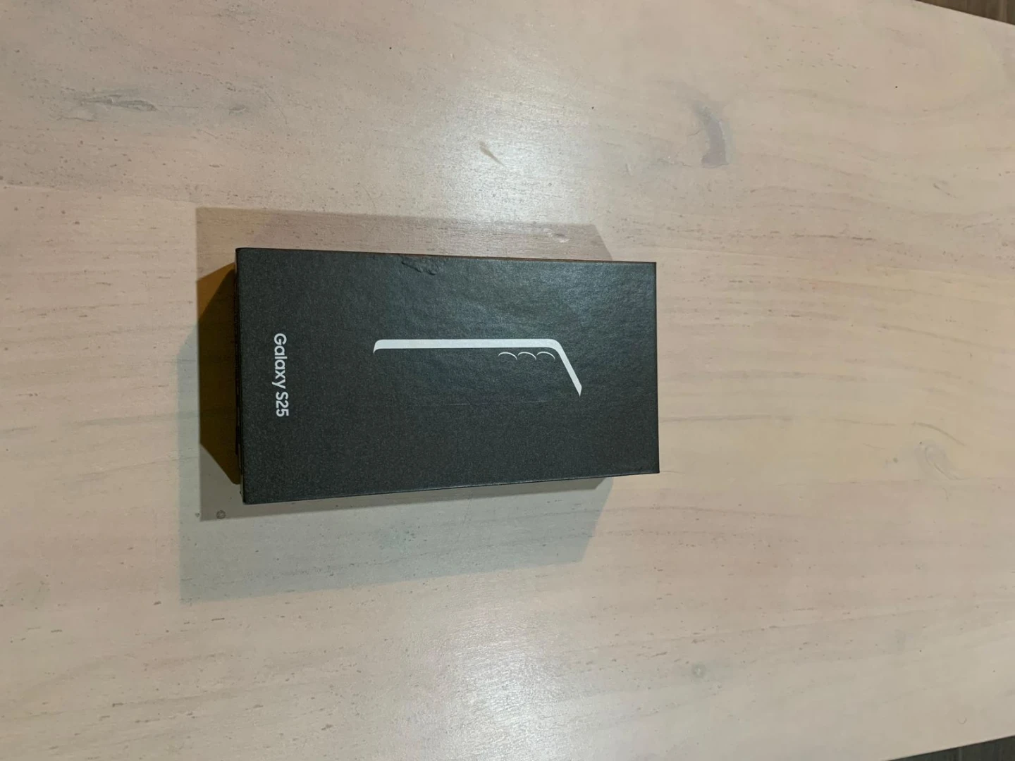 Samsung Galaxy S25 Smartphone