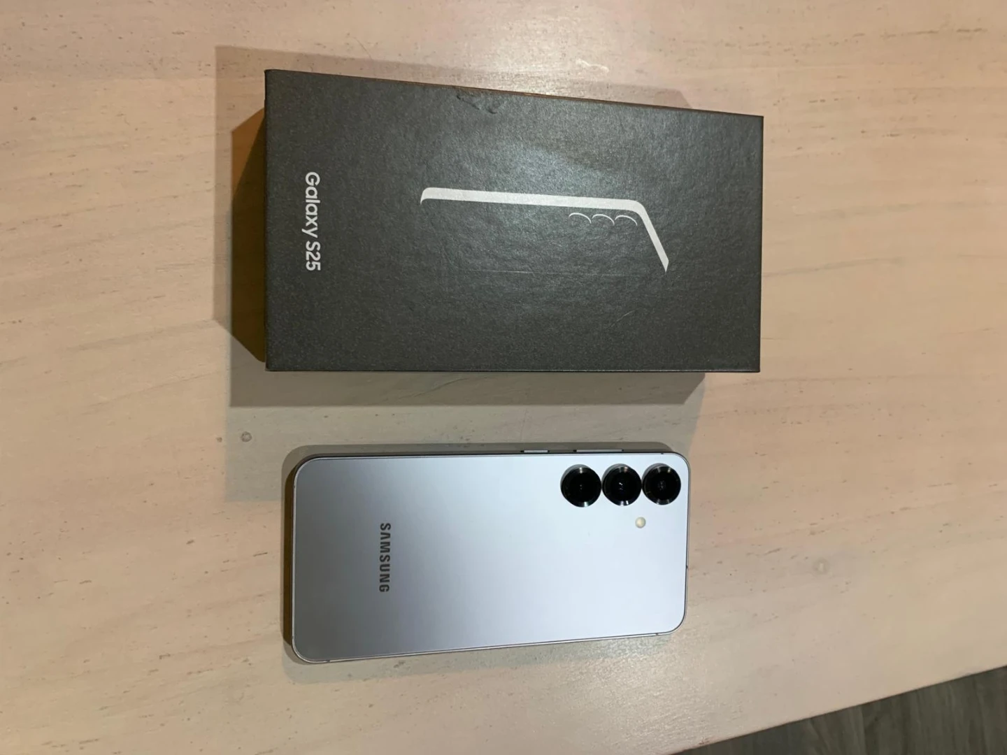 Samsung Galaxy S25 Smartphone - photo 4