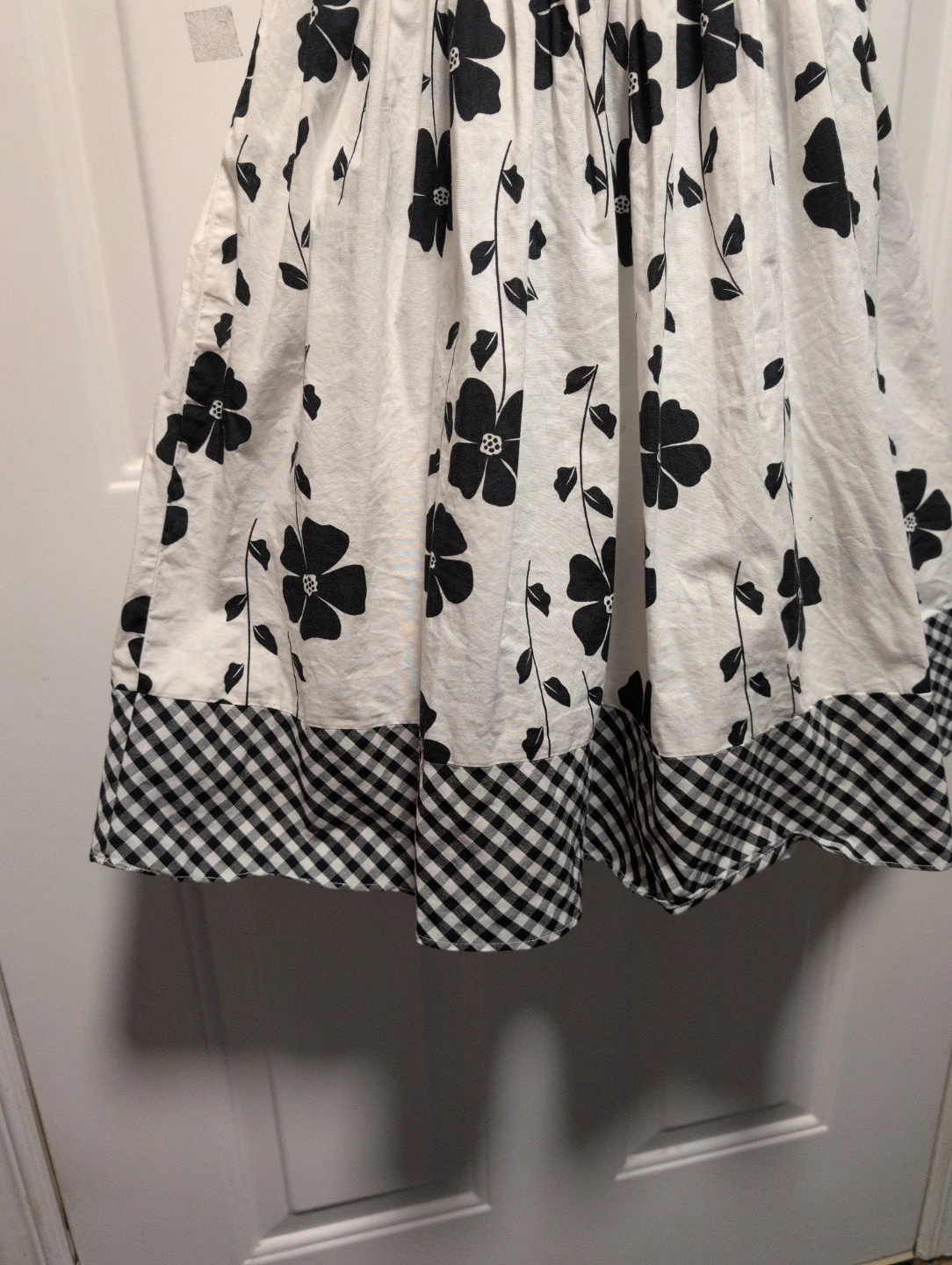Girls Black and White Floral Dress with Pink Trim - photo 3