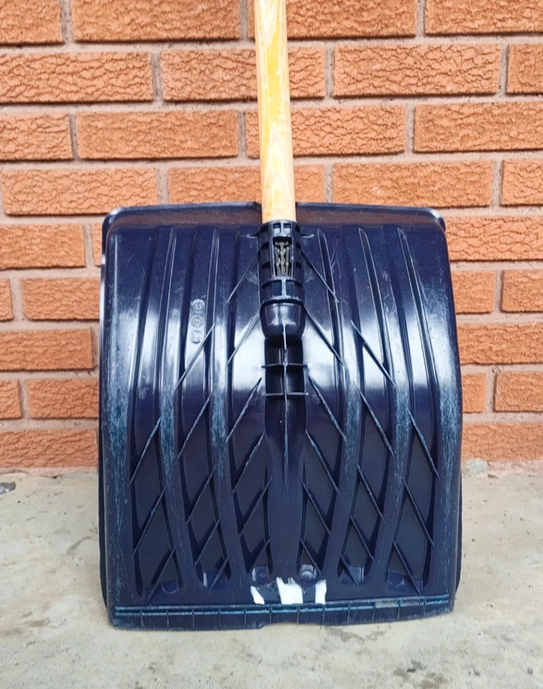 Rona Snow Shovel - photo 2