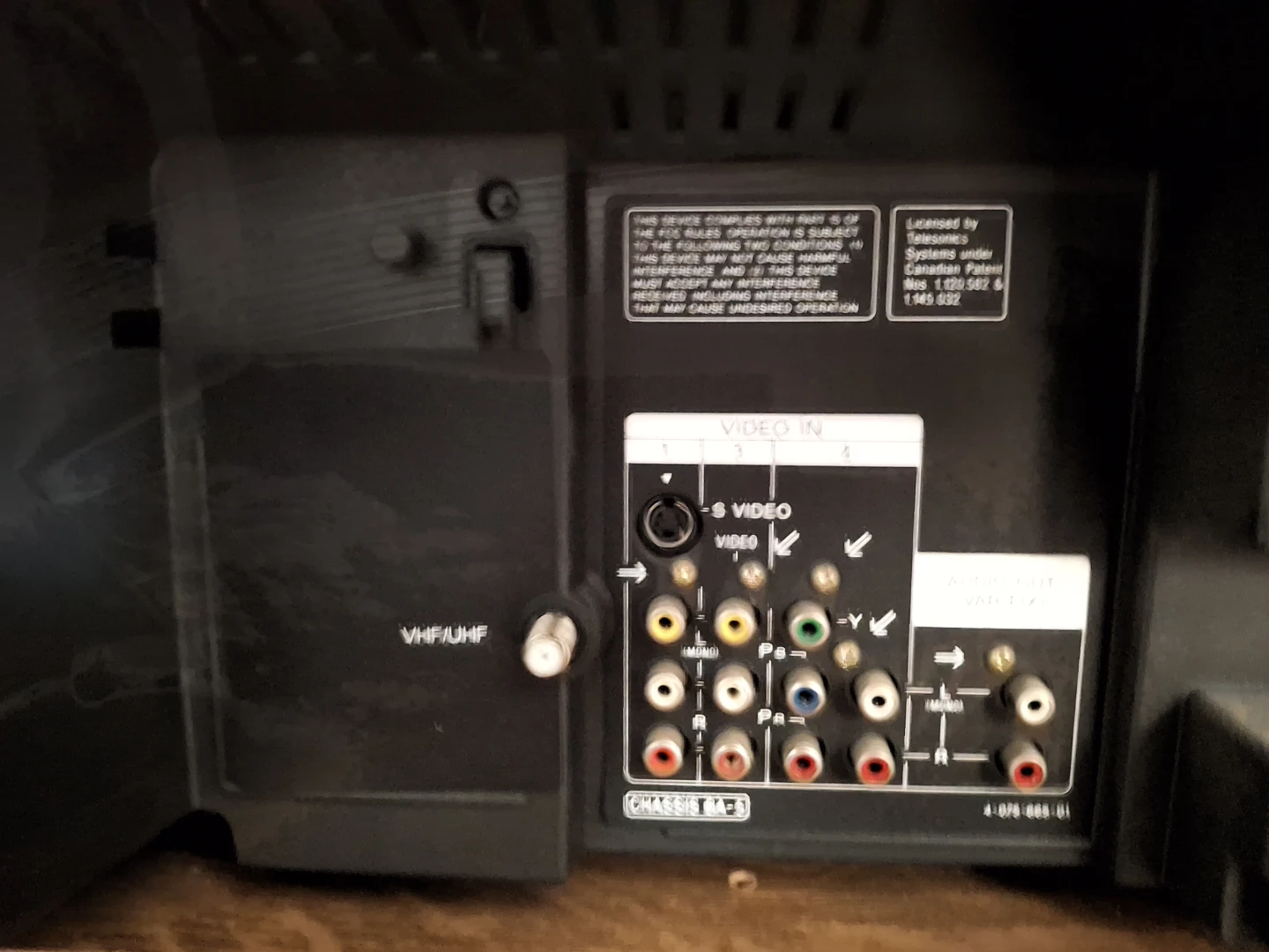 Sony Trinitron KV-27FS13 CRT Television - photo 3