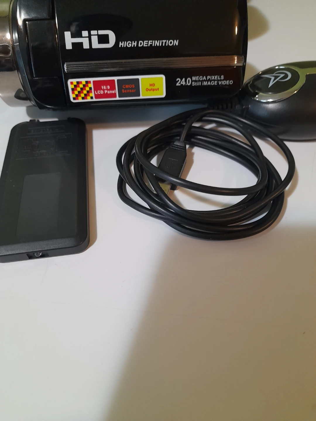 HD Digital Video Camera with 16x Powerful Zoom - photo 3