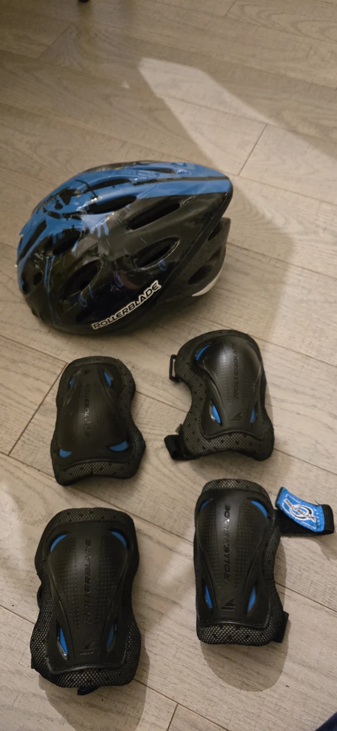 Rollerblade Helmet and Pads Set