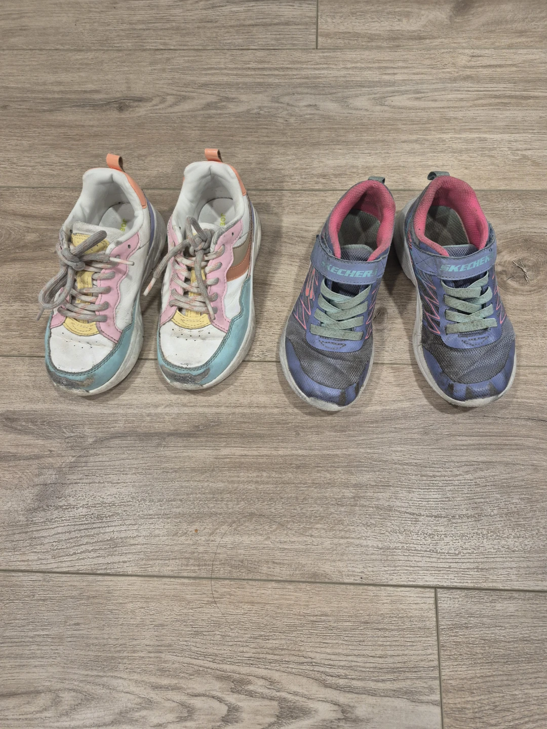 2x Size 13 Girls Shoes