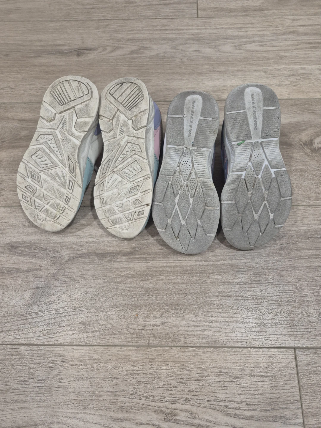 2x Size 13 Girls Shoes - photo 2