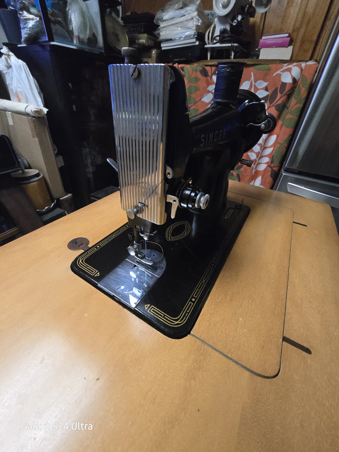 ❤️Vintage Singer 99 Sewing Machine in Cabinet w/ Light & Pedal - photo 4