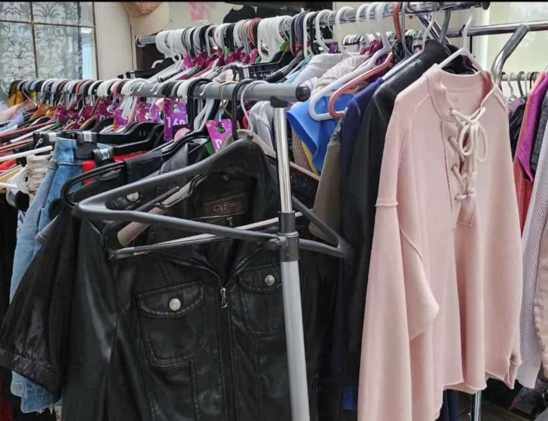 Closet Clearout - photo 2