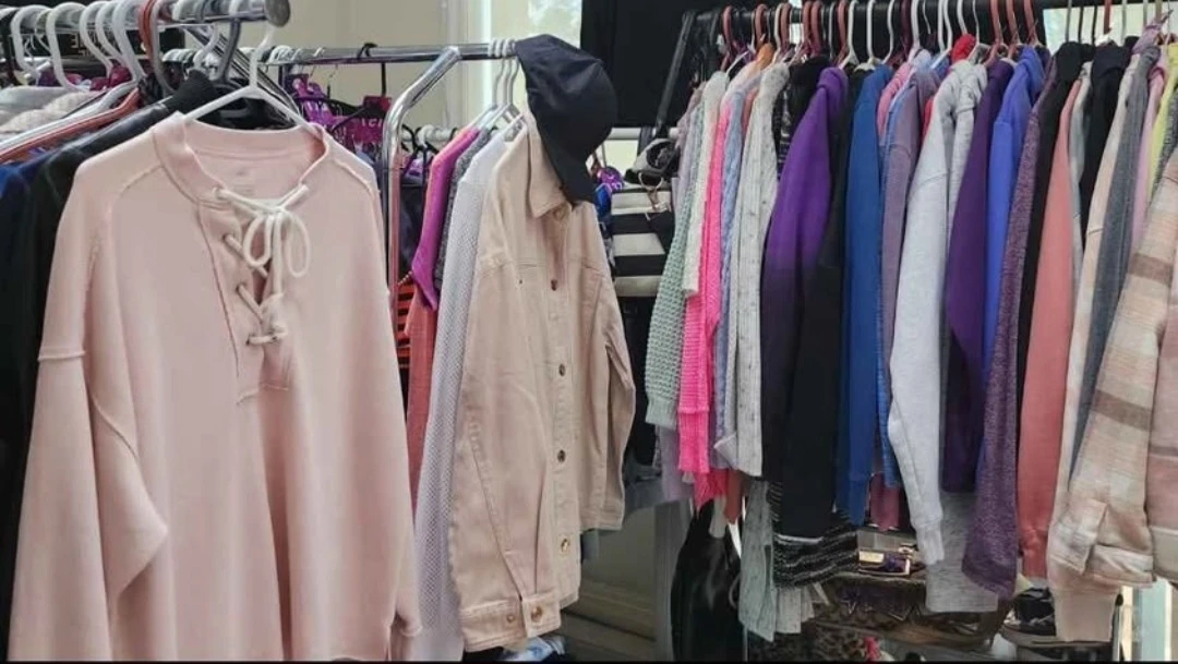 Closet Clearout - photo 3