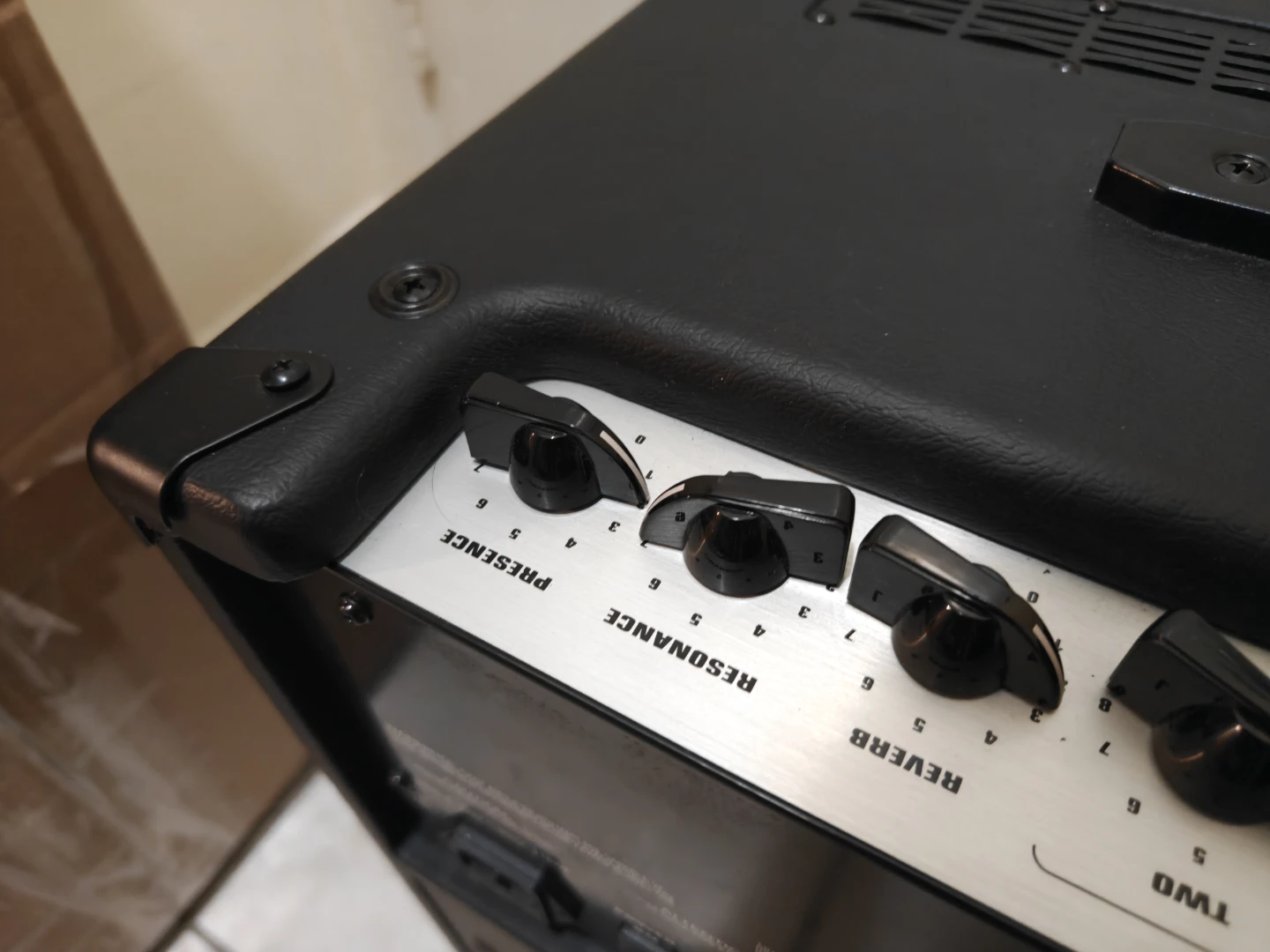 EVH - 5150 Iconic Series 15W 1x10 Combo Tube Amp - photo 5