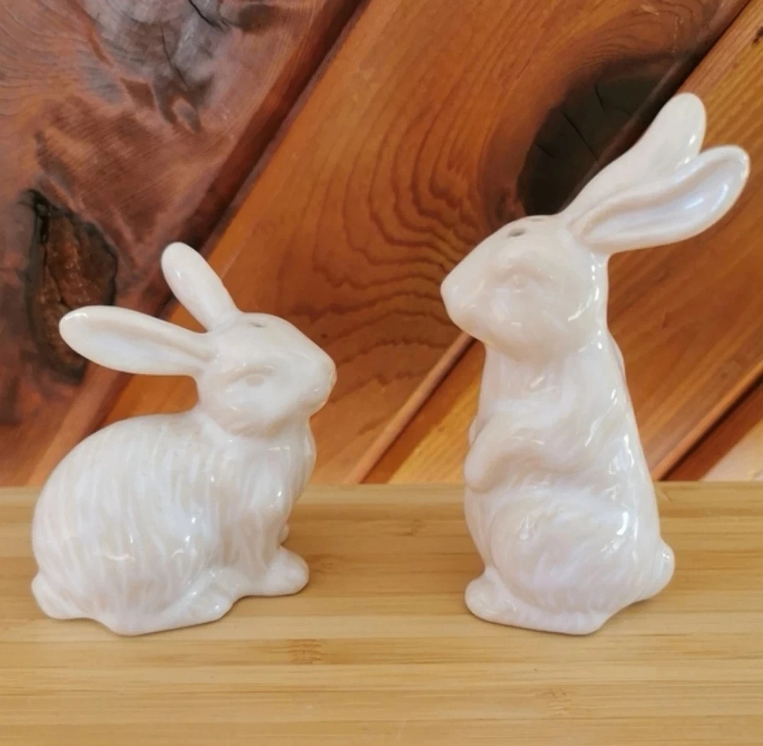 Vintage Bunny Salt And Pepper Shakers - photo 3